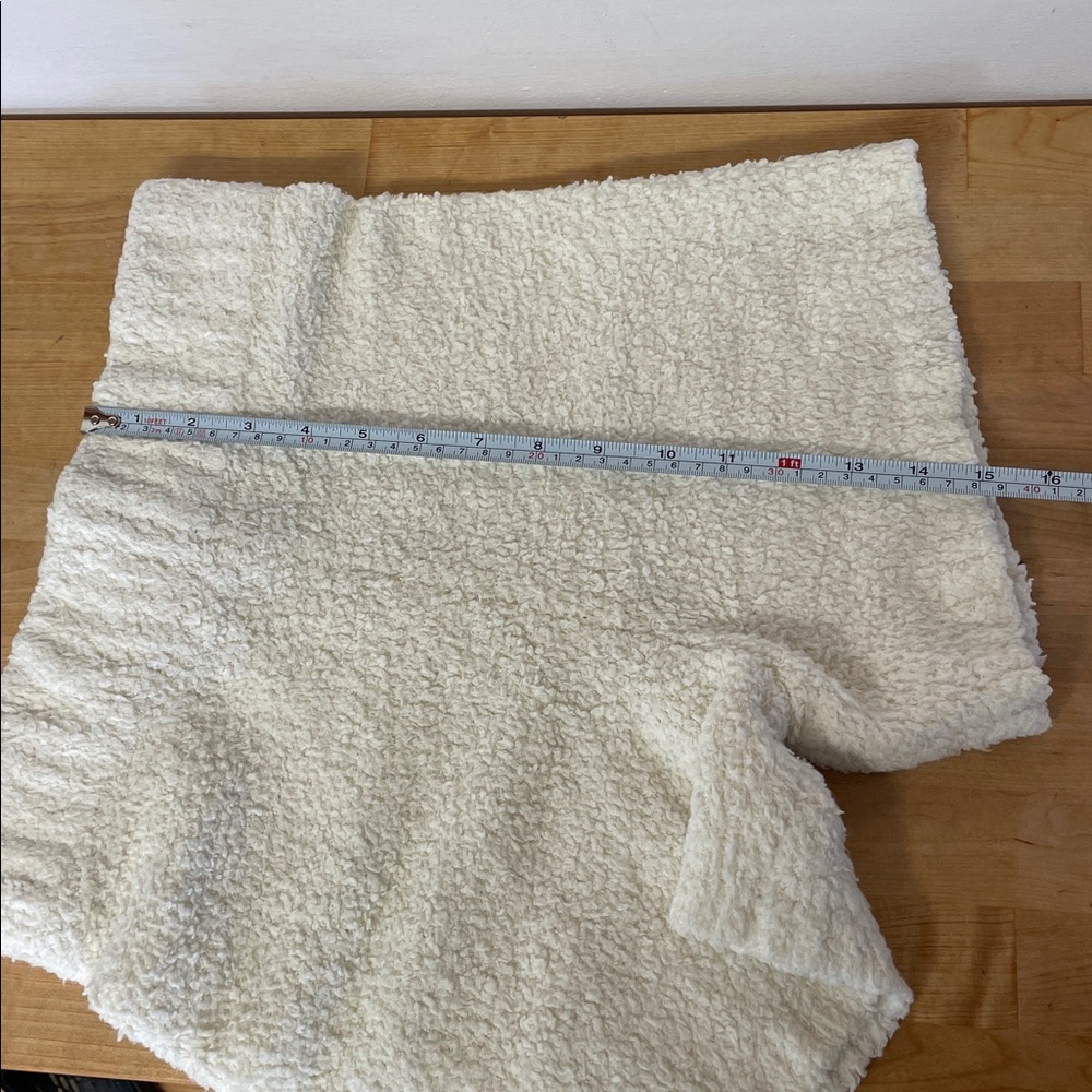 Skims cozy boucle cozy knitted shorts in ivory women’s size S/M - Picture 13 of 14